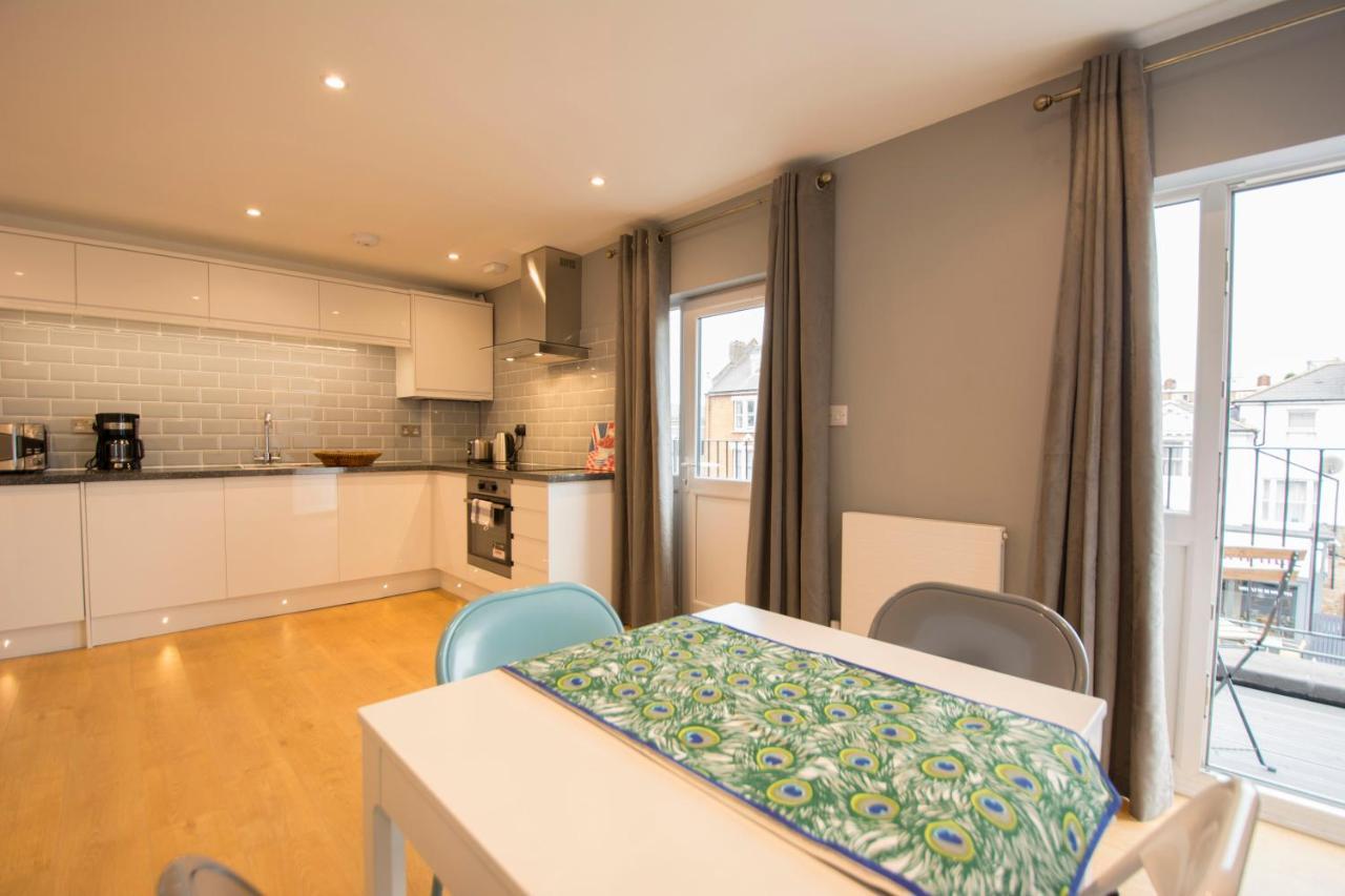 London Deluxe Apartments Mitcham Bagian luar foto