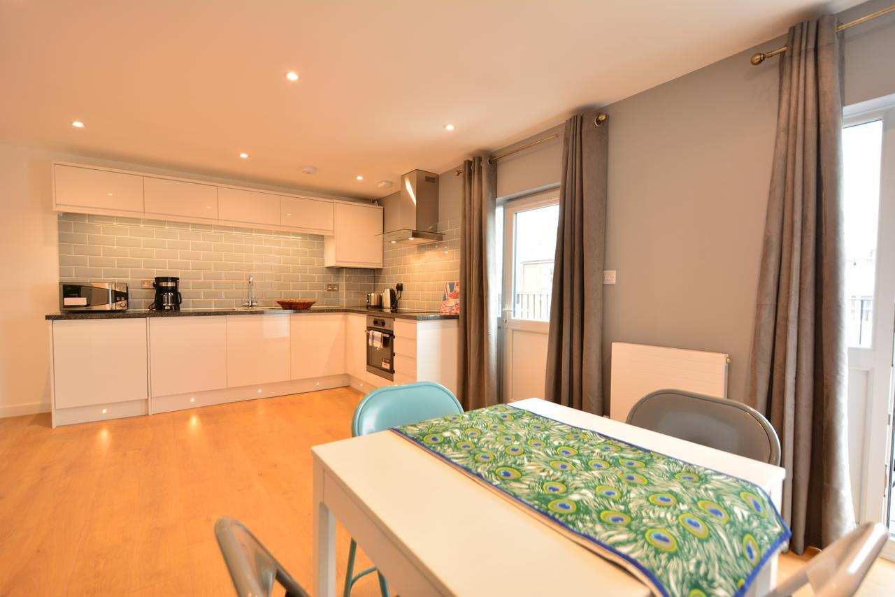 London Deluxe Apartments Mitcham Bagian luar foto