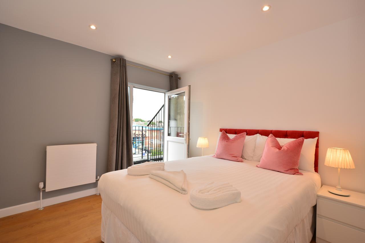 London Deluxe Apartments Mitcham Bagian luar foto
