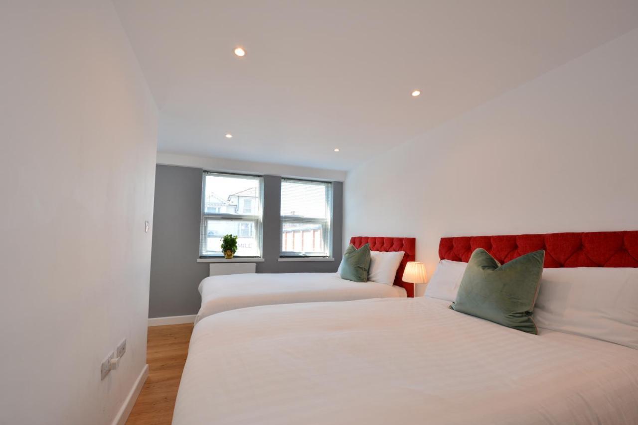 London Deluxe Apartments Mitcham Bagian luar foto