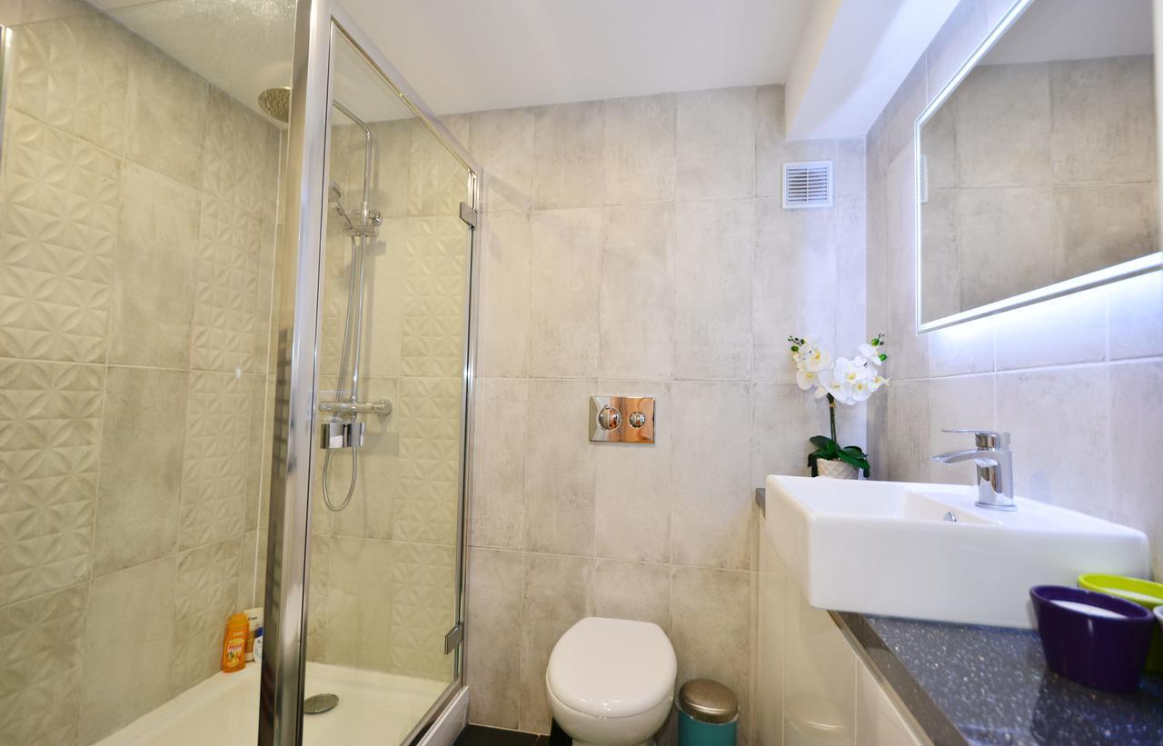 London Deluxe Apartments Mitcham Bagian luar foto