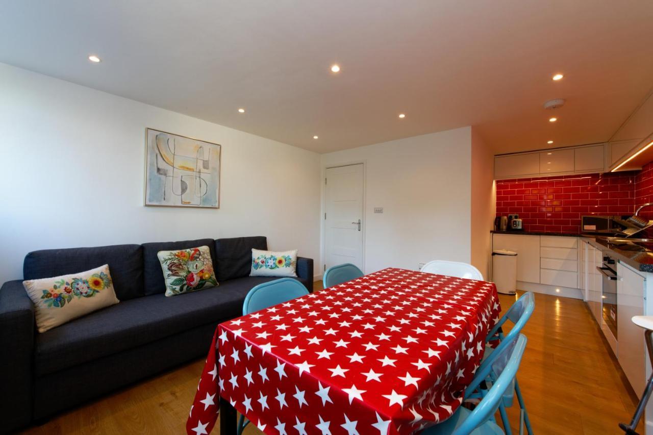 London Deluxe Apartments Mitcham Bagian luar foto